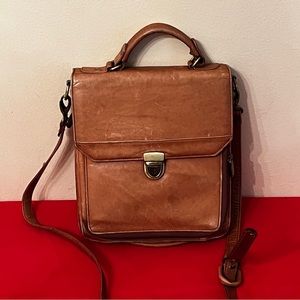 Boulder Ridge Leather Crossbody Purse